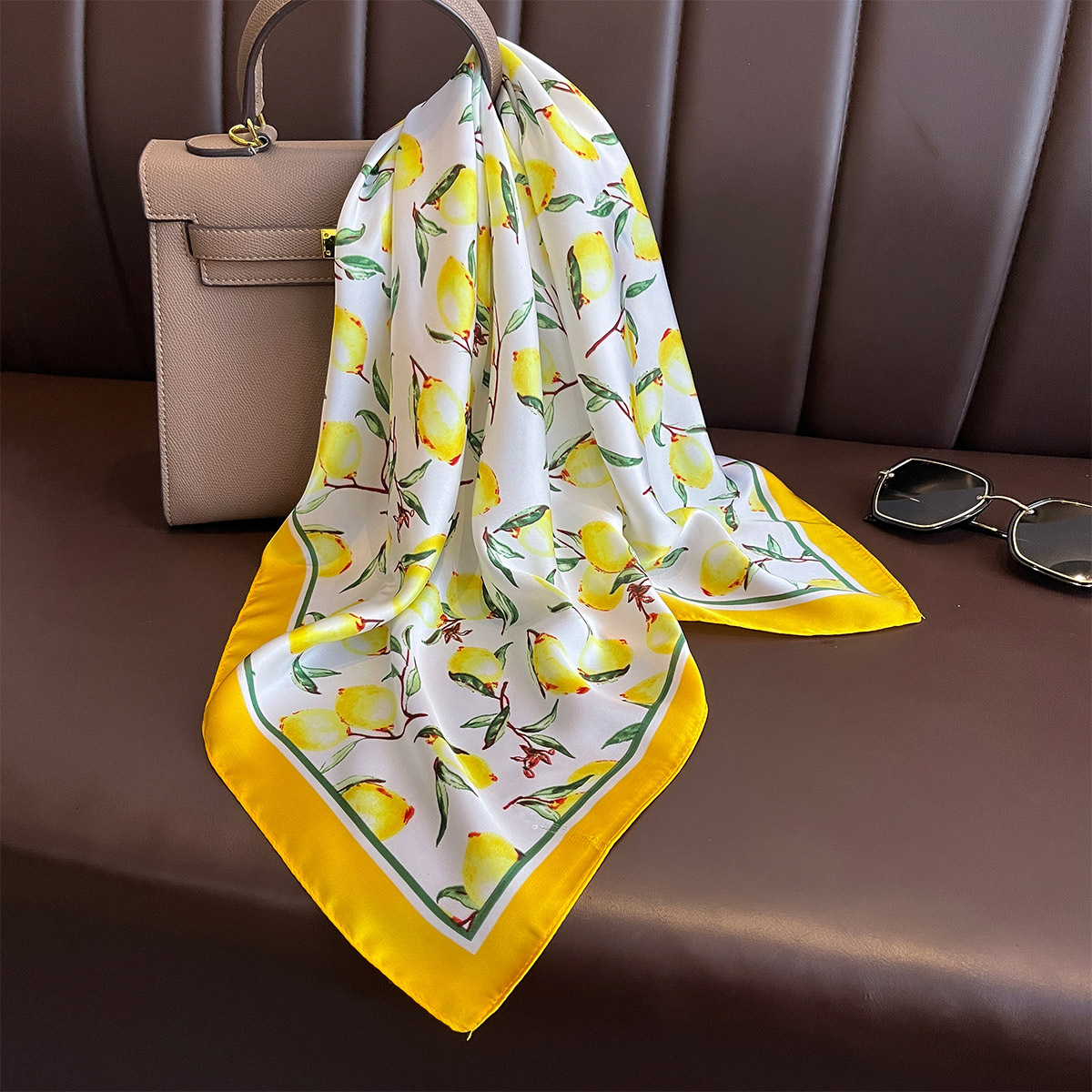 2025 neue Gelbe Zitrone Druck  – Ascot Neck Scarf Bewertung und Preis